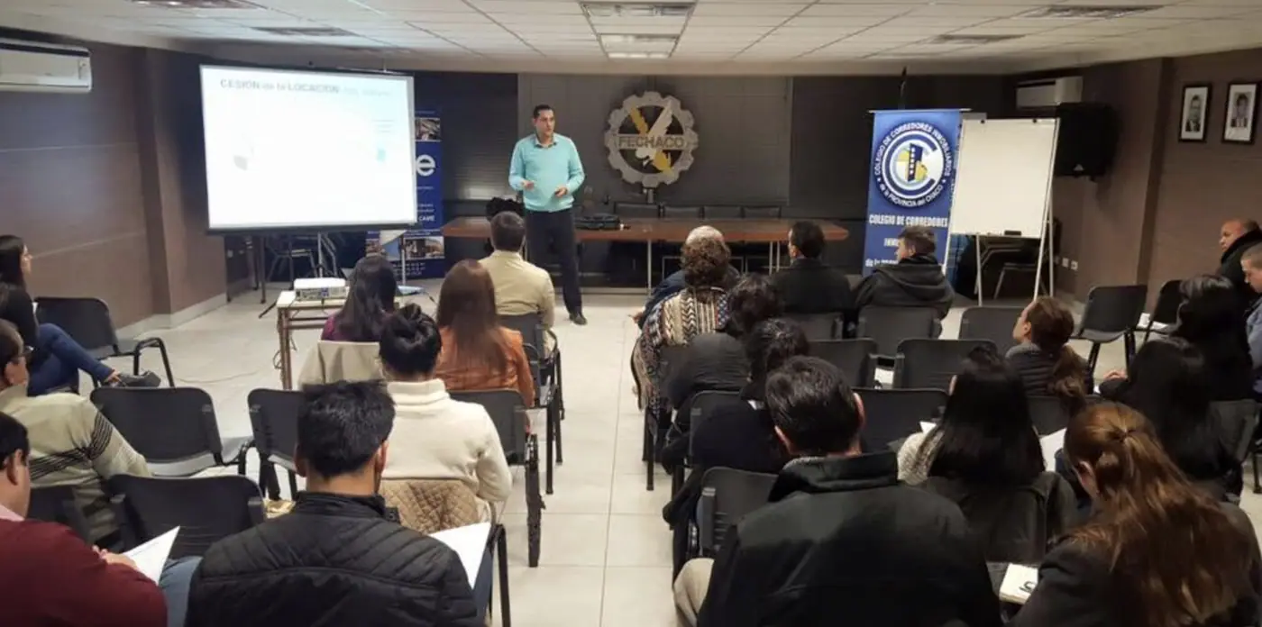 Curso de capacitación dictado en el CCICH