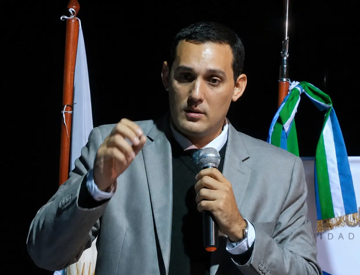 Víctor Olivari como expositor en un Congreso de Martilleros